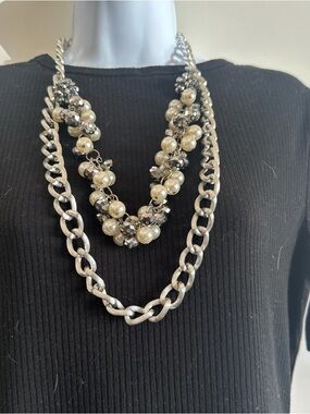 Pearl Cluster and Silver Chain Layered Necklace - White/Silver
